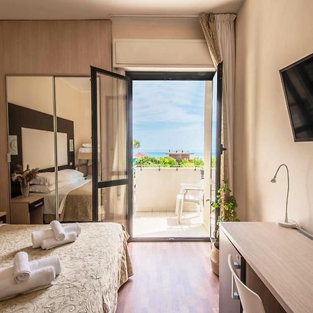Hotel Baby B&B Milano Marittima Ngoại thất bức ảnh