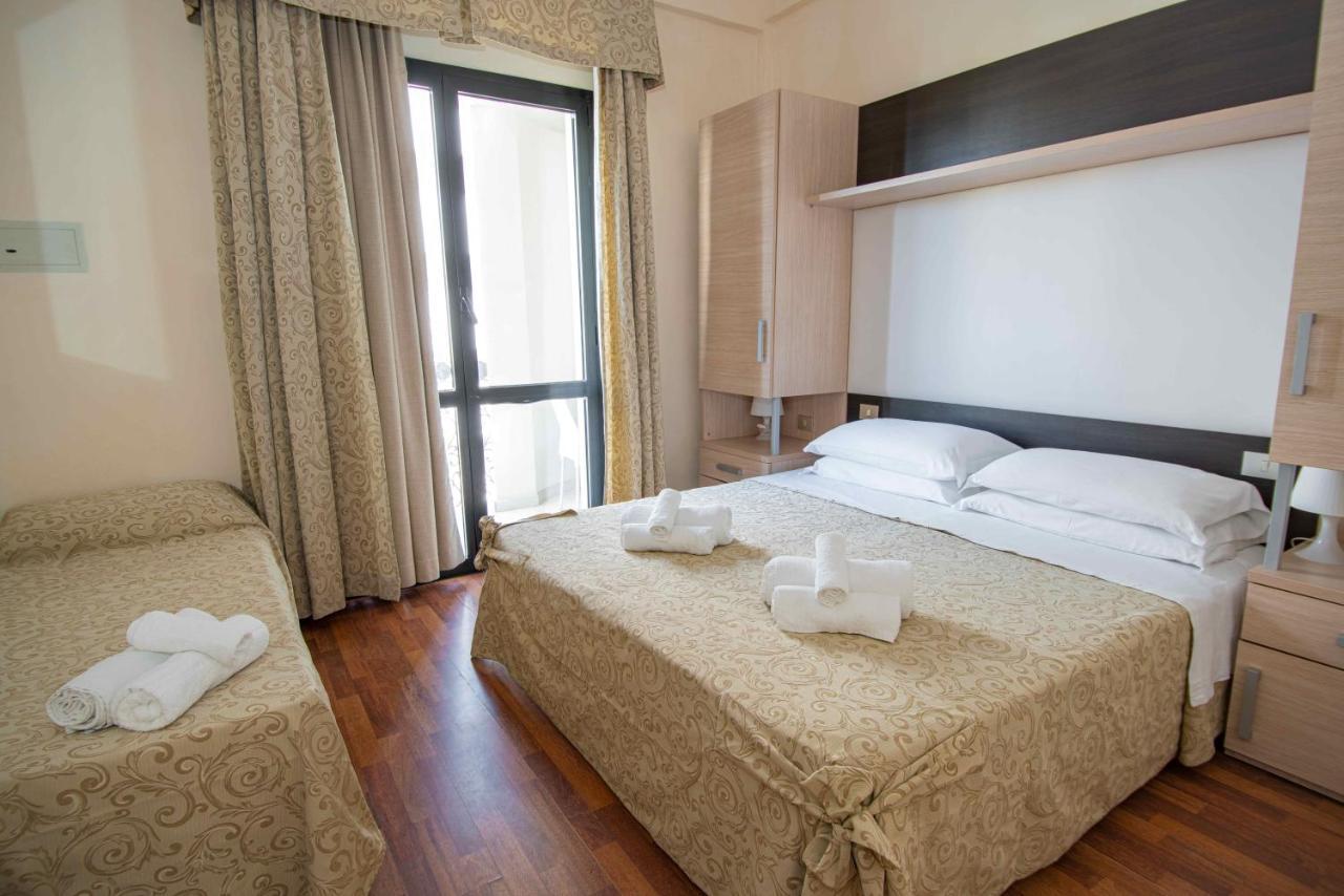 Hotel Baby B&B Milano Marittima Ngoại thất bức ảnh