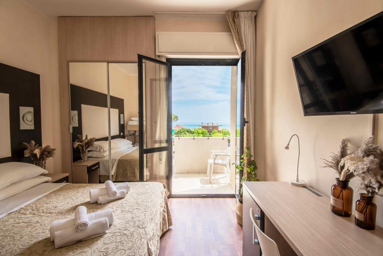 Hotel Baby B&B Milano Marittima Ngoại thất bức ảnh