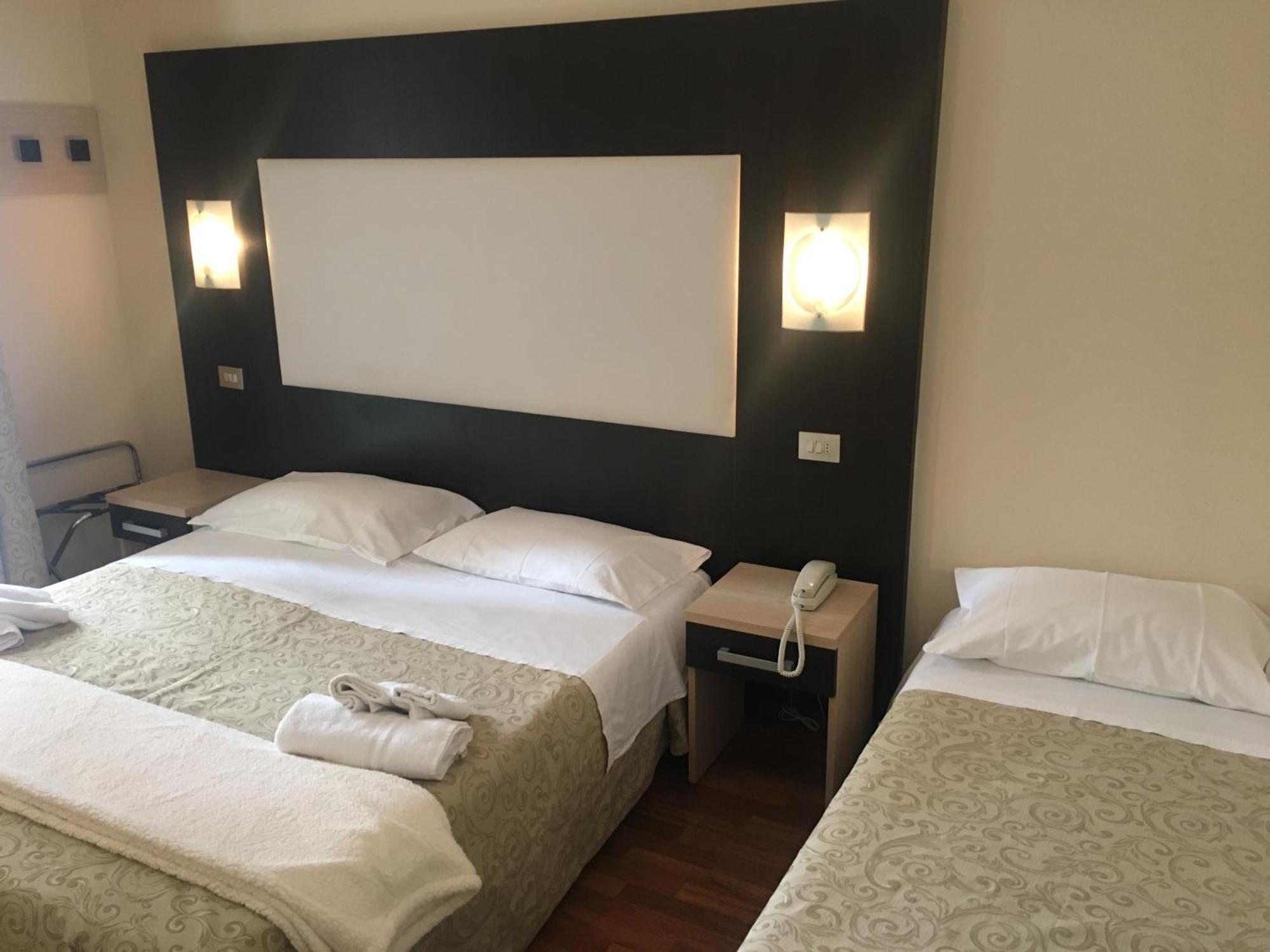 Hotel Baby B&B Milano Marittima Ngoại thất bức ảnh