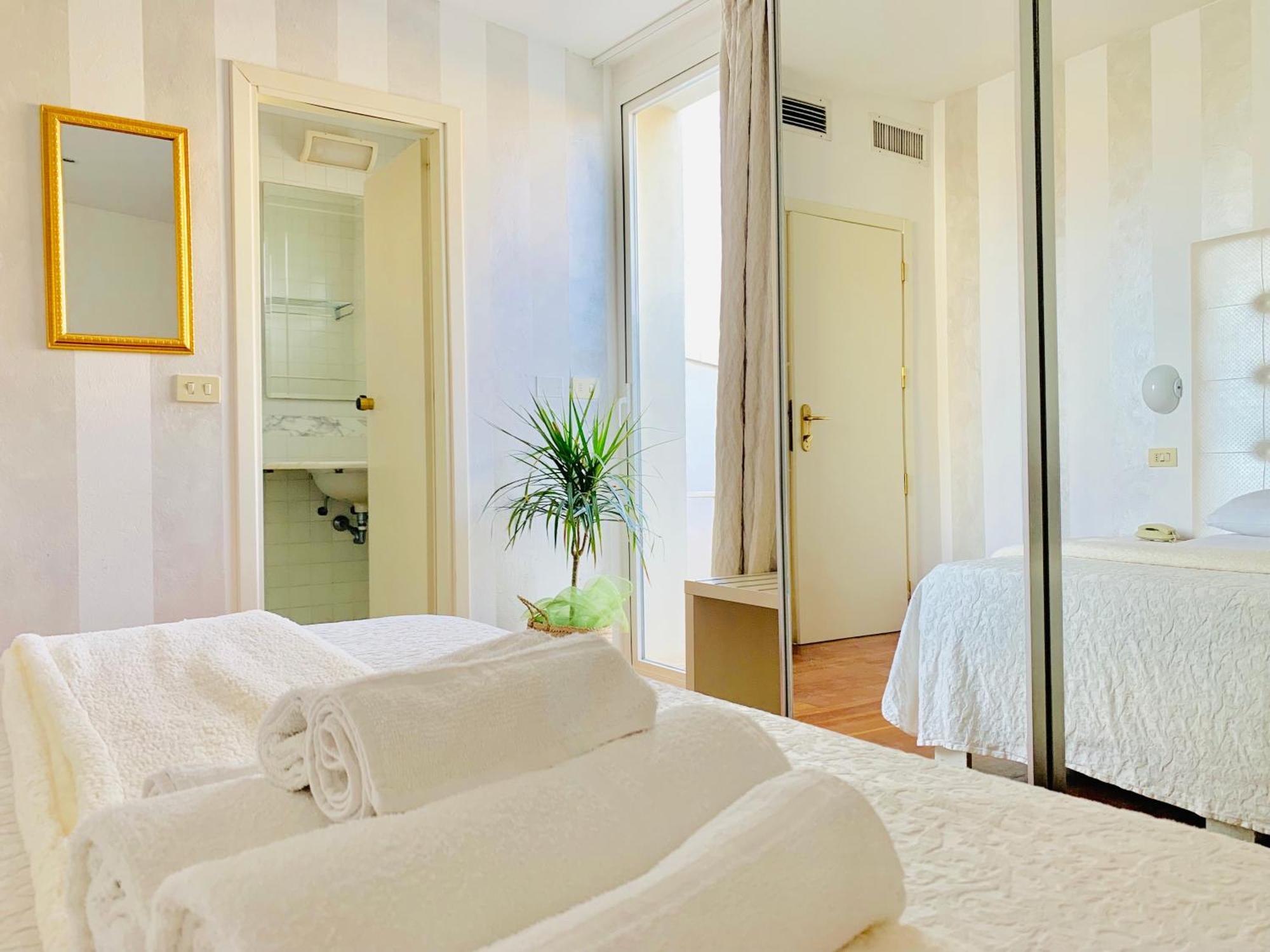 Hotel Baby B&B Milano Marittima Ngoại thất bức ảnh
