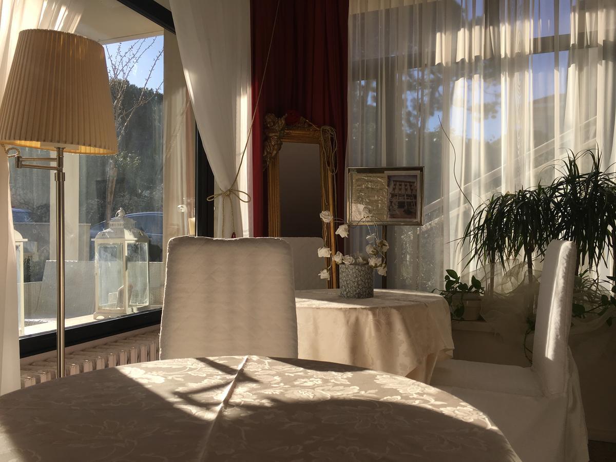 Hotel Baby B&B Milano Marittima Ngoại thất bức ảnh