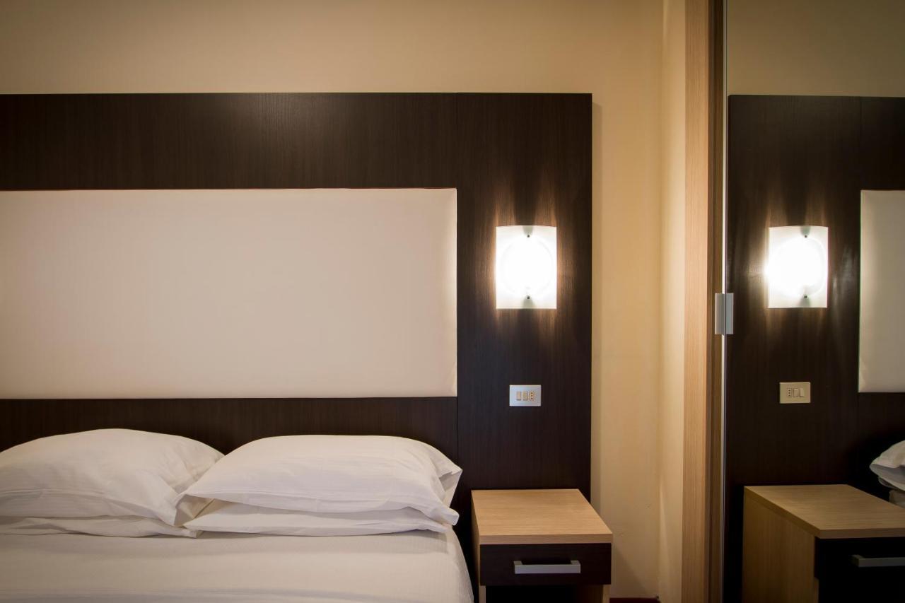 Hotel Baby B&B Milano Marittima Ngoại thất bức ảnh