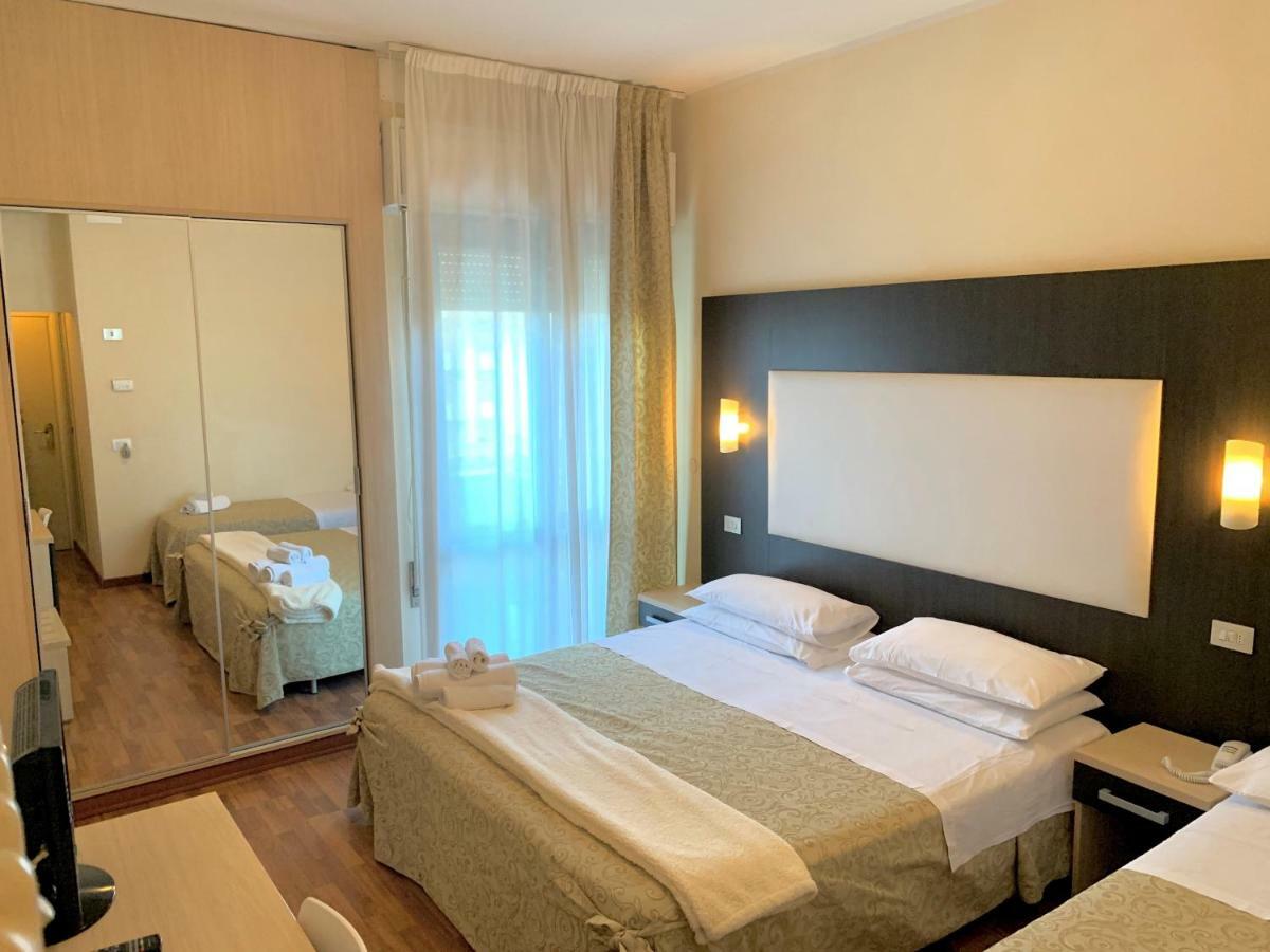 Hotel Baby B&B Milano Marittima Ngoại thất bức ảnh