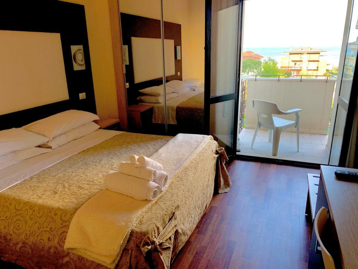 Hotel Baby B&B Milano Marittima Ngoại thất bức ảnh